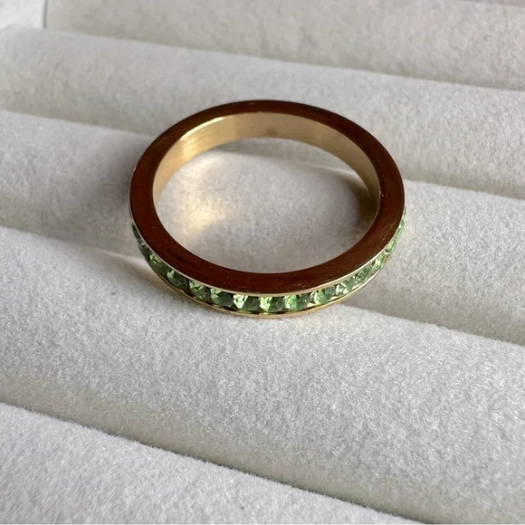 Green Peridot Colored CZ 18k Gold Stainless Steel Band Ring August Birthstone - Picture 3 of 9